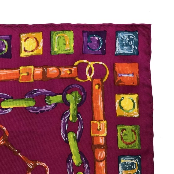 Scarf Sale - Gucci Logo Horse-bit 100% Silk Scarf - Picture 5 of 7